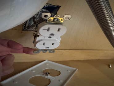 Photos by Four Corners Electric LLC #1 Residential Panel change and power to outlets troubleshooting.