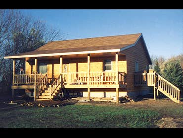 New Construction Country Cabinets builds new houses, garages, pole sheds, decks, cabinets, staircases, and small commercial buildings. As a General Con