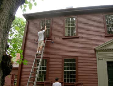 Painted one of the oldest houses in Kingston, MA. This project shows the extensive work that was done to this house from beginning to completion