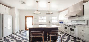Jhonathan-Glendale Kitchen
