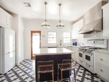 Jhonathan-Glendale Kitchen