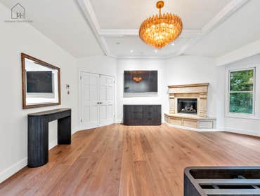 Saratoga classic home