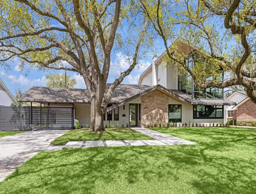 New Second-Story Addition & Full Exterior Renovation by Bager, LLC New Second-Story Addition & Full Exterior Renovation
This project was a major home 