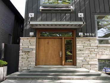 N Hudson Ave Home