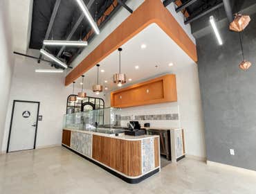 Filo Dessert We’re thrilled to showcase the renovation of Filo Dessert, where tradition blends with modern design. The space now features vibrant color