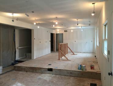 Kitchen / Chalfont - Hang and finish GWB
- No-Coat beads on outside corners
- Level 4 on walls and ceiling ready to paint