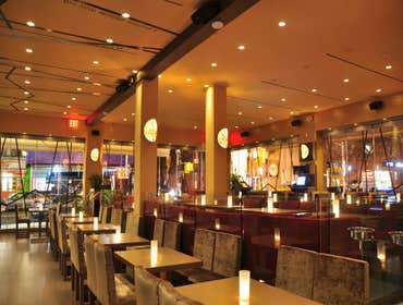 Flo Lounge Restaurant Culinary sophistication meets great service and hospitality at Astoria’s premier destination. With international cuisine inluence