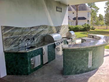 Outdoor Kitchens & Living Areas