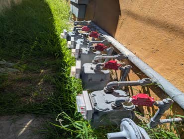 Installation of gas lines and automatic shut-off valves in the event of an earthquake