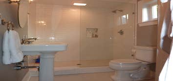 PC & TILE LLC