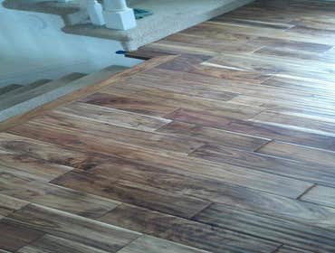Acacia nail down