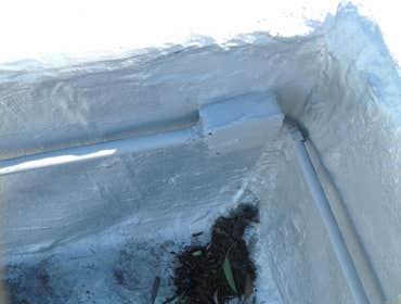 Inside corner sealed junction