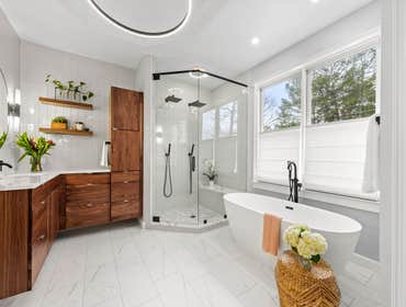 Bathroom A modern and sleek bathroom in a bright color palette.
