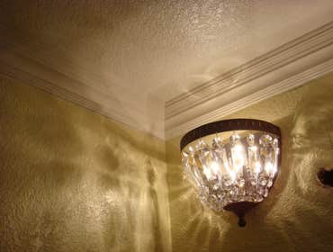CROWN & TRIM