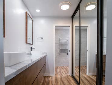 La Mesa Master Bathroom Remodel When Lauren M. of La Mesa, CA had a water leak in her bathroom, she knew it was time for a remodel. She contacted Creat