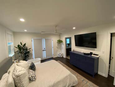 Minimalist Interior Decor for an All-White Bedroom