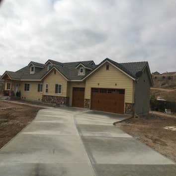 2500 sq/ft custom home in Bonita, CA Beautiful custom home in Bonita, CA sitting on 3.5 acres with an 800 sq/ft garage.