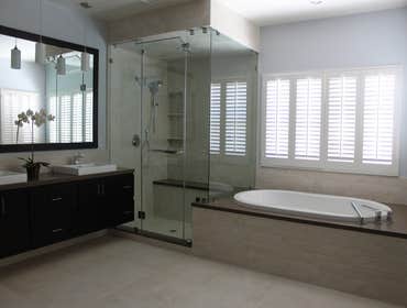 Bath room remodeling in Sherman Oaks This beautiful bathroom is with steam shower and tile on the walls and ceiling.
Inside the shower we build a benc