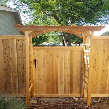 Riverside Fence & Deck LLC