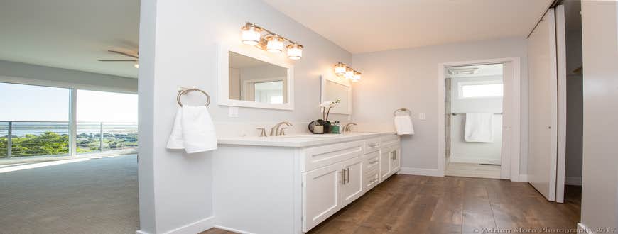 4115 Dillon Way San Diego California 92117 Remodeled kitchen, upgraded flooring, windows and decks
