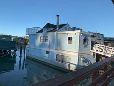 Sausalito Floating Home Kitchen Remodel Sausalito – Floating Home Kitchen Remodel (Spring 2019)
This was a fun and unique project on a floating home in