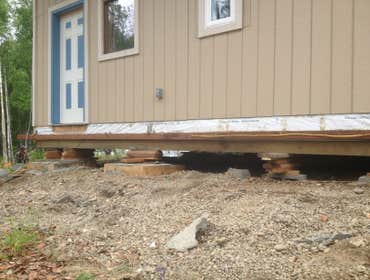 Structure moving and leveling