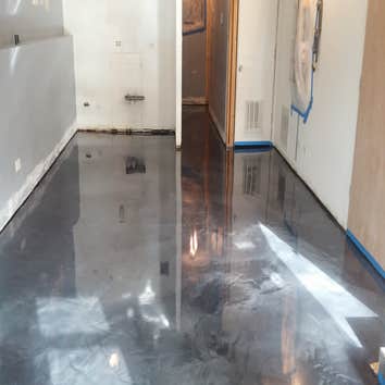 Epoxy Reflector Floors