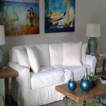 COASTAL LIVING ROOM
