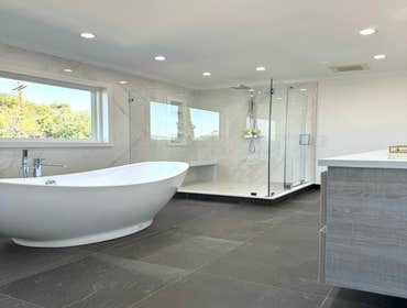 Master Bathroom Remodeling Now this is a dreamy master bathroom ? Another successful project completed, blending elegance and tranquility.