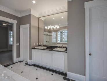 28659 Grandview Manor