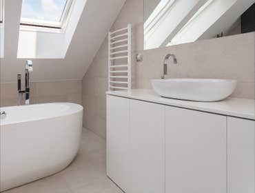 White Modern Bathroom Remodeling Design