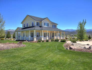 Clark Builders Inc Projects Whatever you're looking for in a home we can do!
1. New custom homes
2. Remodels
3. Kitchens
4. Bathrooms
5. Addi