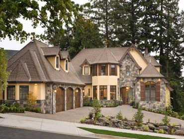 Roof remodeling – Studio City Goldenline Remodeling has been doing roofing works from long time. Entrust the installation of standing seam roofing in L