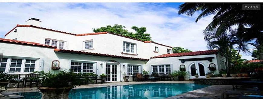 Great pool and BBQ area