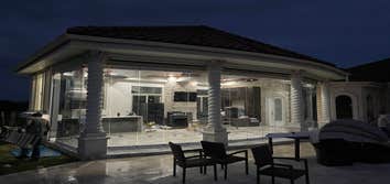 Golden Hand Glass and Construction