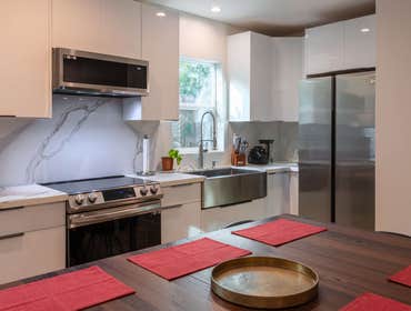 West Modern ADU Design Discover our latest Accessory Dwelling Unit (ADU) project, showcasing a blend of modern elegance and functionality. The sleek ba