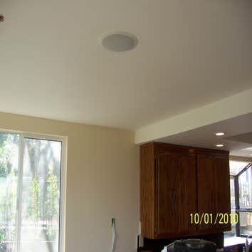 Hollywood Hills Skim Coat The owner recently purchased the property and wanted to upgrade certain areas of the interior(kitchen, hallway) with a skim 