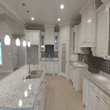 140 Alvarez Ct