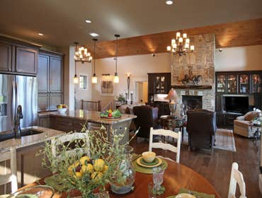 PRIVATE RESIDENCE - JOHN SOAVE CUSTOM BUILDER