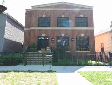 N Marshfield Ave Home