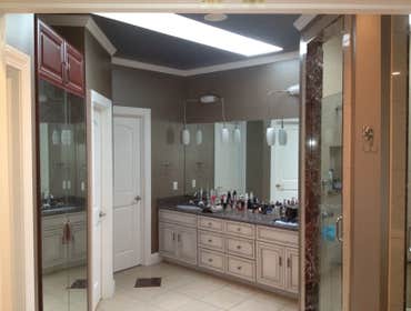 Sample projects Bathroom remodel
Kitchen remodel
Custom fireplace
Custom painting
Custom mantel
Kit remodel