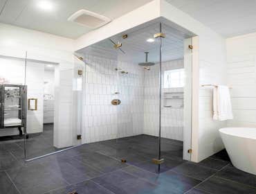 Woodview Residence A 2-story custom home in the Rosedale neighborhood of central Austin.