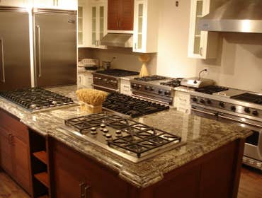 Freds Appliance- Spokane, WA See the amazing craftsmanship on the corners and edges of this gorgeous granite.