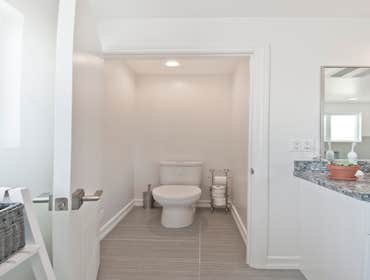 marina del rey bathroom