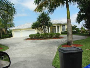 CUSTOM HOMES CUSTOM HOME BUILT IN 1999,SIX BEDROOM AND FOUR BATHROOM .