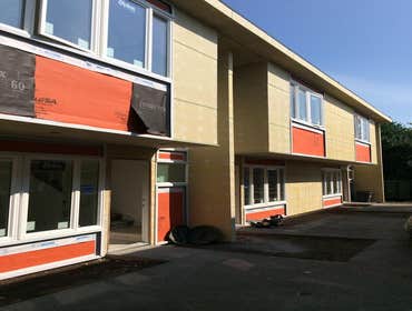 Project 6 Pack, 16th & Main Street, Seattle WA 6 Units
2400 SQF T&G Floating Floor Installation
410 SQY of Tuftex Berber Carpet
72 Bullnose Stair C