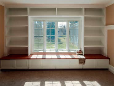Des Plaines, IL 60018 This project included a kitchen remodel, addition remodel with new bow window, wainscoting and new siding