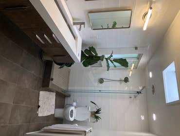 Walking shower