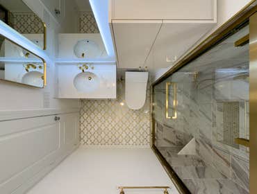 Luxury Bathroom Renovation ✨ Bathroom Transformation Alert! ✨
Take a look at this stunning bathroom renovation! From the elegant gold accents to the s