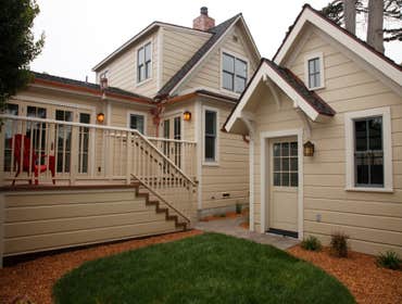 Pacific Grove Historic Restoration In this complete historic restoration project in Pacific Grove, Painting On Q was responsible for the removal of lea